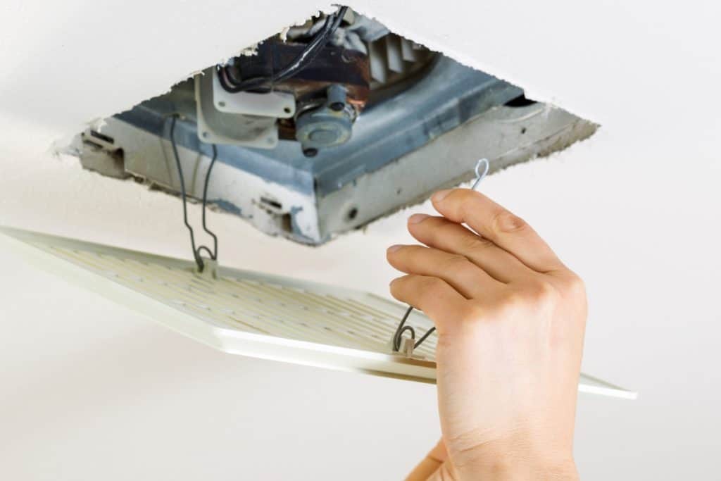 How To Vent A Bathroom Fan Through The Wall? (4-Step Guide) 1