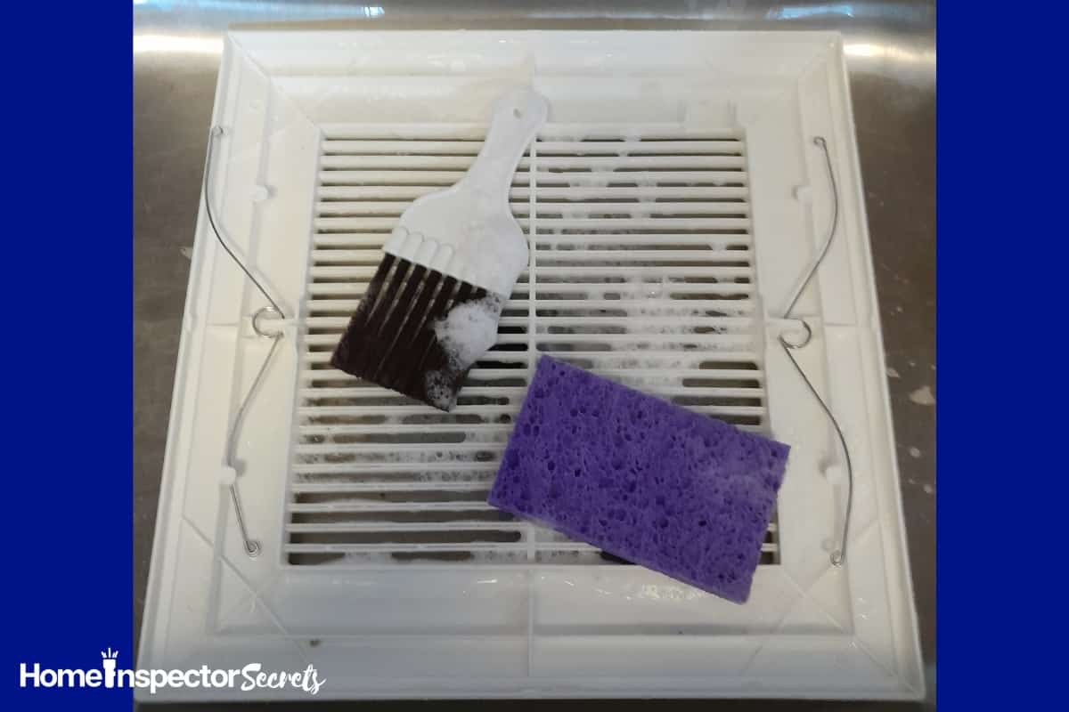 clean bath fan cover with water