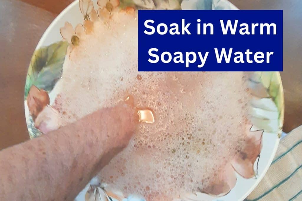 7 Steps To Get Super Glue Off Skin, Fingers, Clothing, and Plastic 2