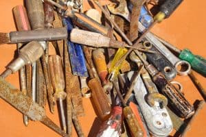 how to remove rust from metal